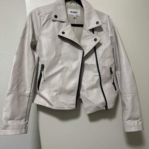 BB Dakota Off-White Leather Jacket with Black Accents - Picture 1 of 3